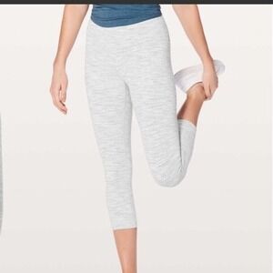 Lululemon Wunder Under Crop (Hi-Rise) *21" - Size‎ 6